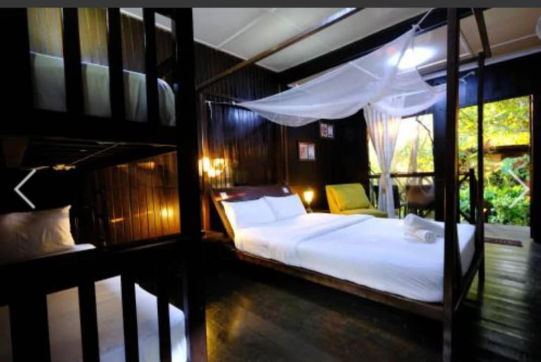 Melina Beach Resort Kampung Genting Exterior photo