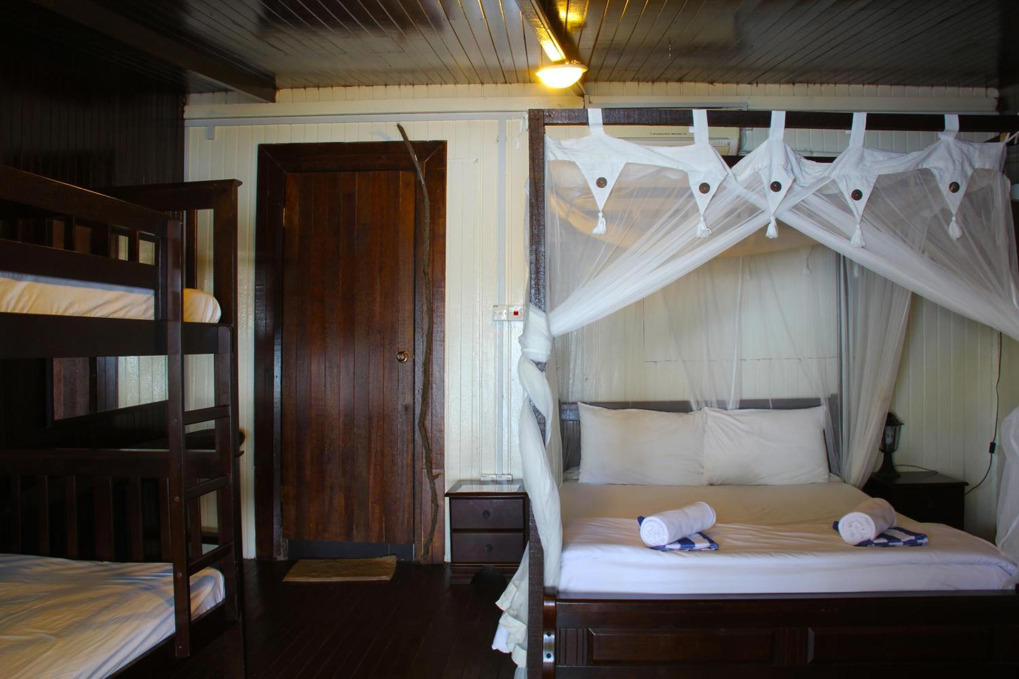 Melina Beach Resort Kampung Genting Room photo