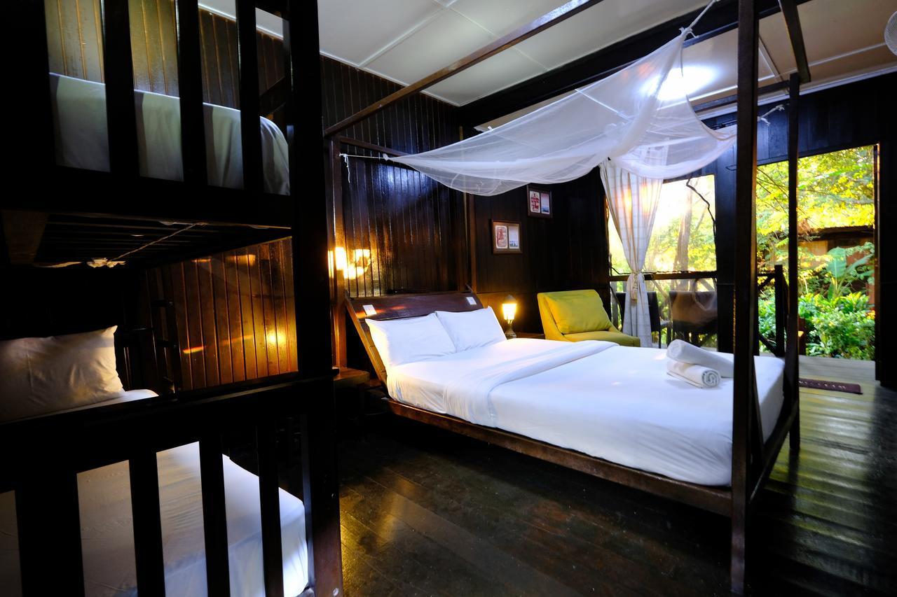 Melina Beach Resort Kampung Genting Exterior photo